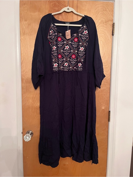 BloomChic Dresses & Skirts - BloomChic Navy Embroidered Midi Dress with Pink & White Accents